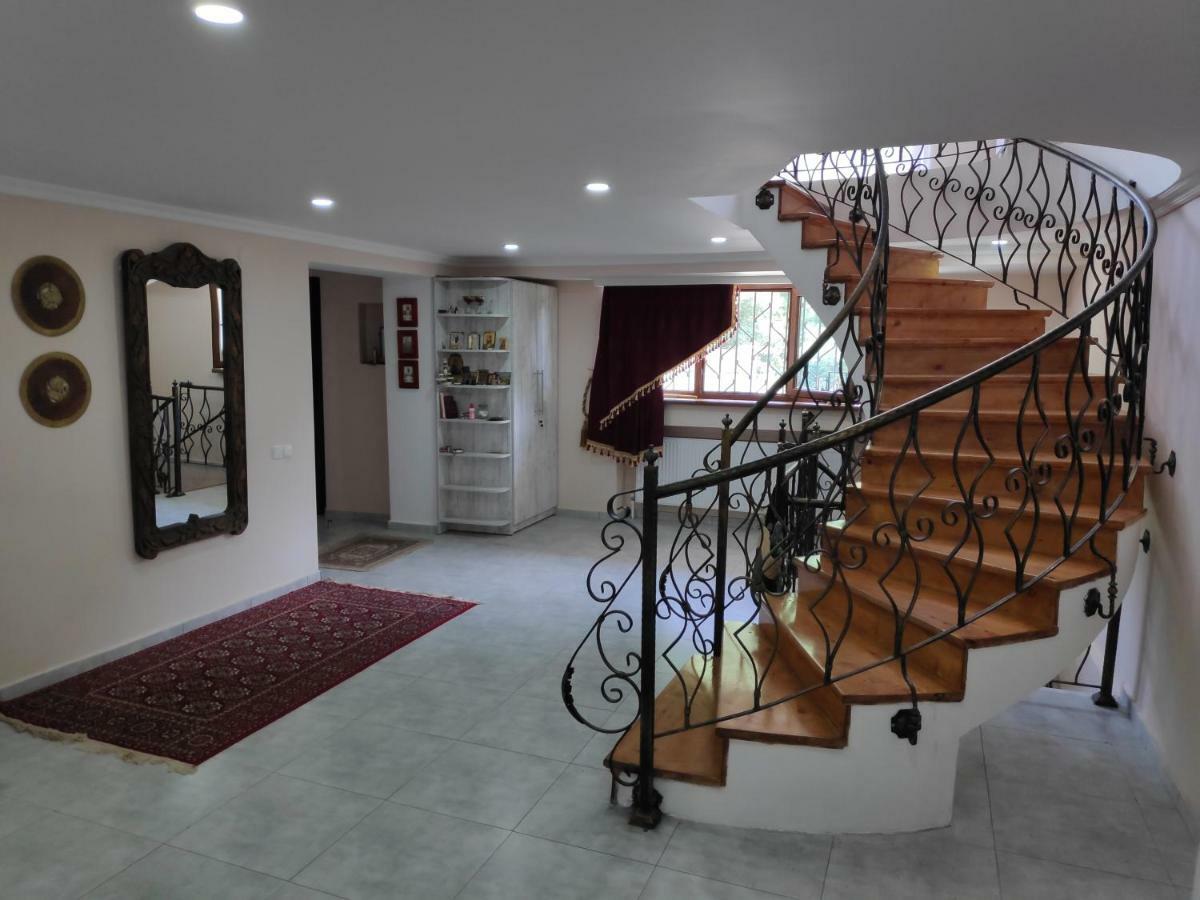 Hotel Likani Vip Hall Borjomi Bagian luar foto